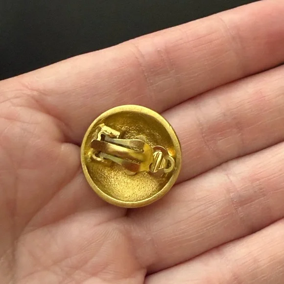 CHANEL Gold-Tone CC Dome Earrings Vintage - Picture 5 of 9